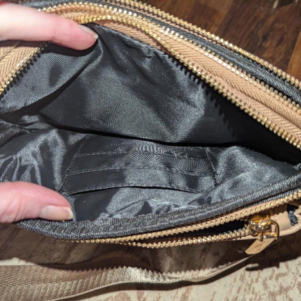 NWT Crossbody travel purse removable strap, natural color, tan - Picture 6 of 10